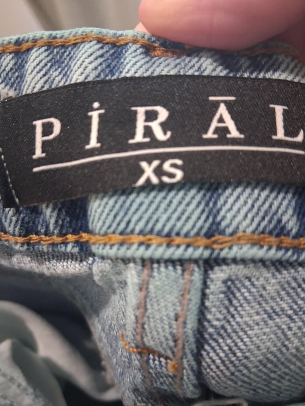 jeans - Picture 3 of 3